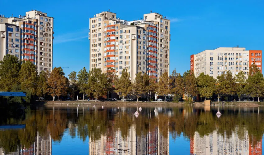 Piața imobiliară din Republica Moldova trece printr-o perioadă paradoxală. Proinvesting
